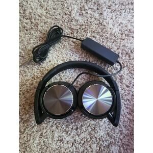 40mm Driver High Performance HeadphoneFlip and fold design for easy storage...